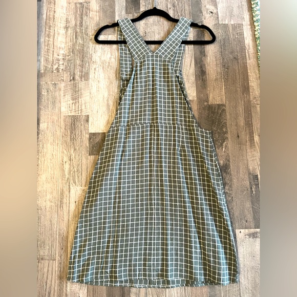 Simon’s Overall Dress - Picture 2 of 2